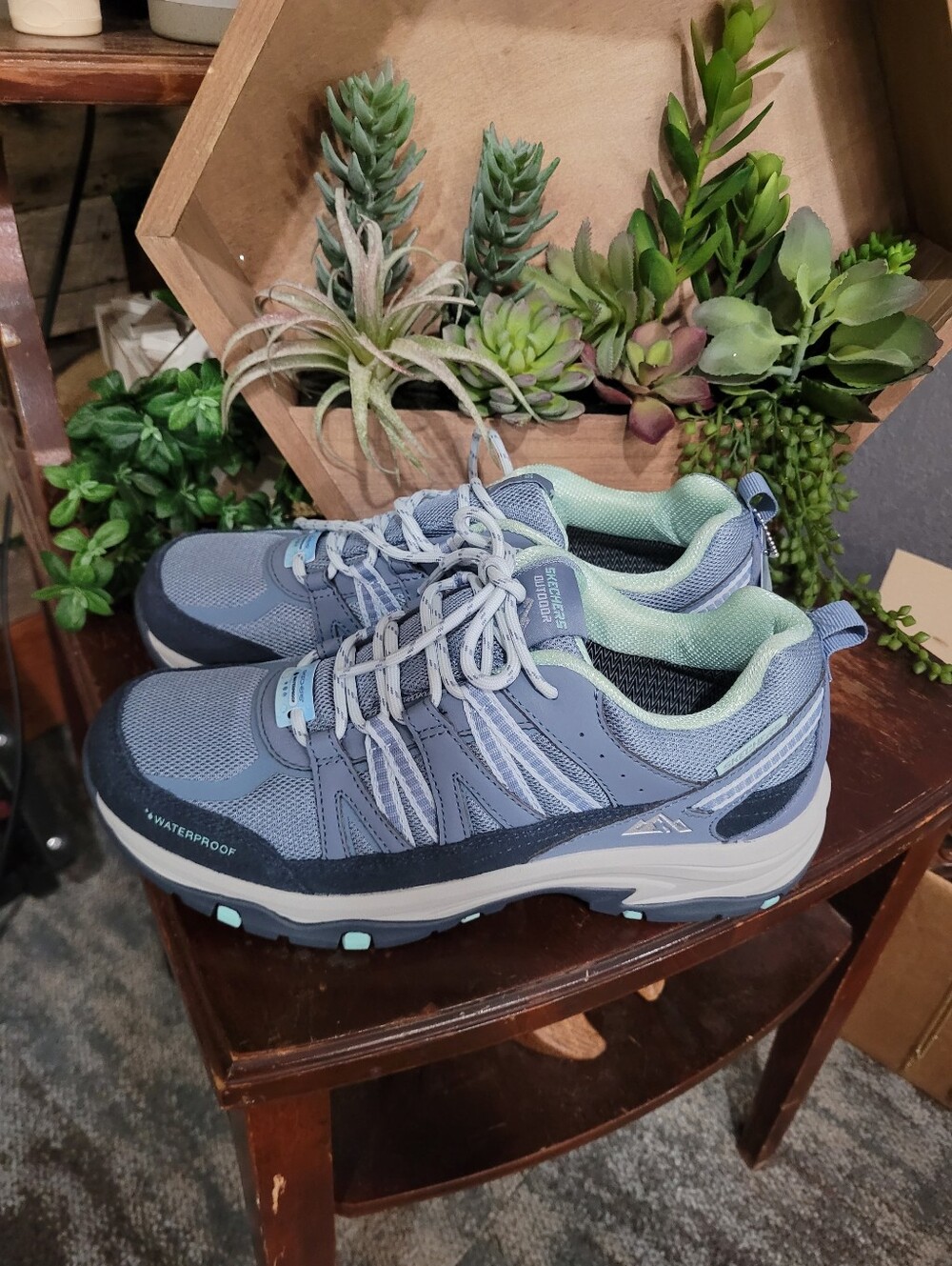 Nwt Womens Waterproof Shoes